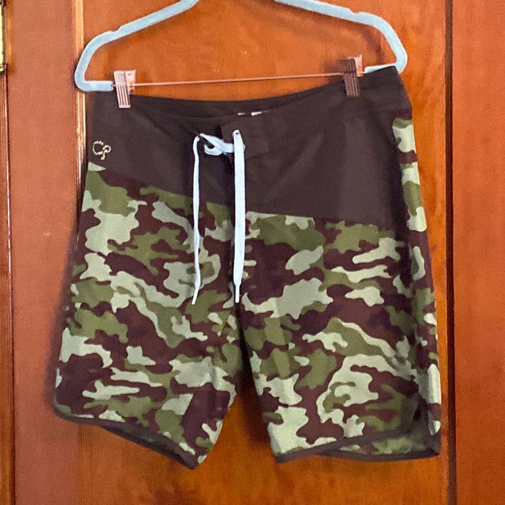 💜💜 Ladies OP Camouflage Shorts Size 7/9